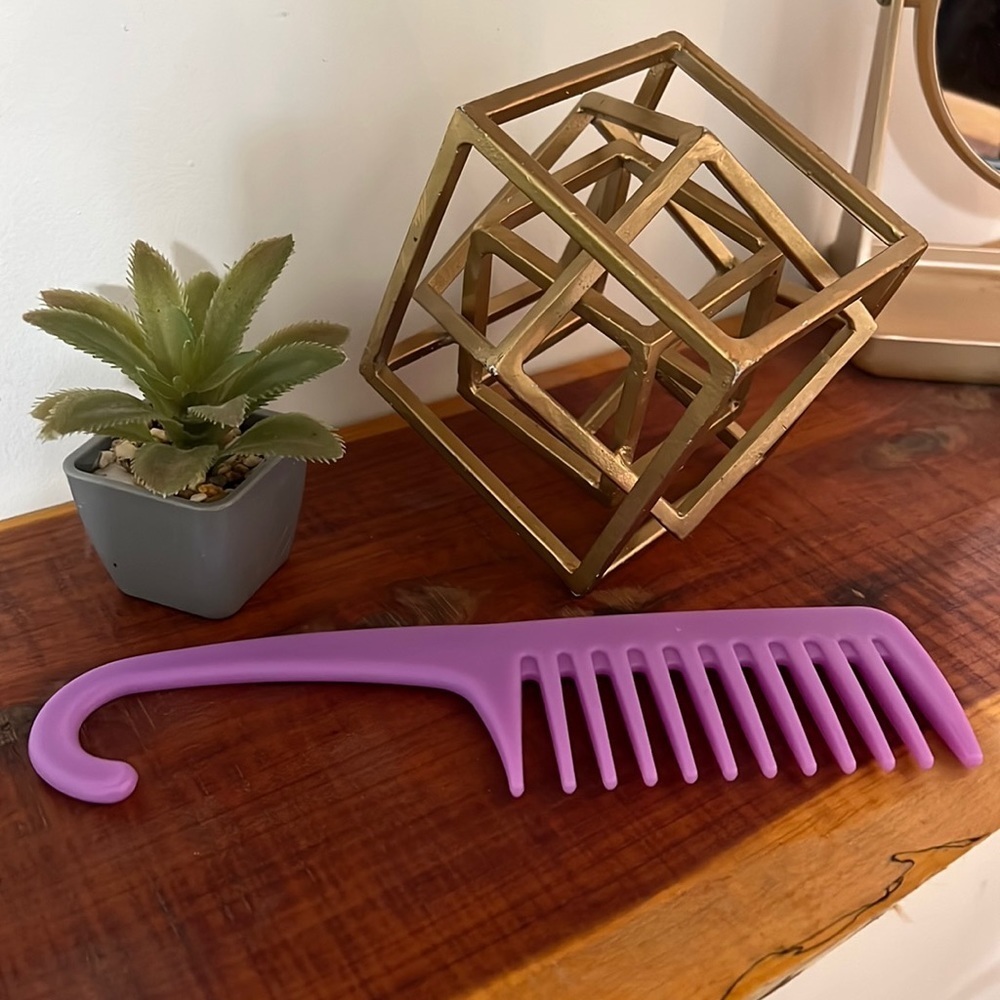 Wide Tooth Shower Hook Comb PURPLE